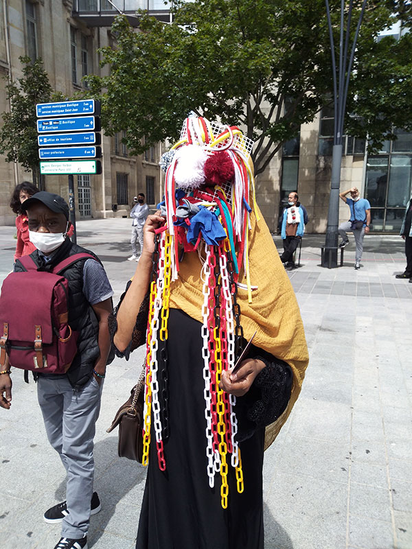 Masque textile pour le Carnaval de Saint-Denis