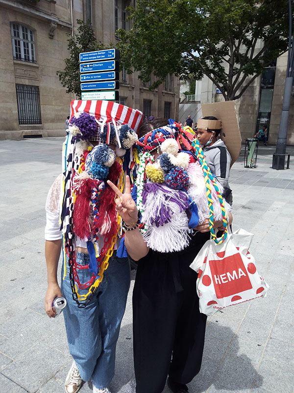 Masque textile pour le Carnaval de Saint-Denis